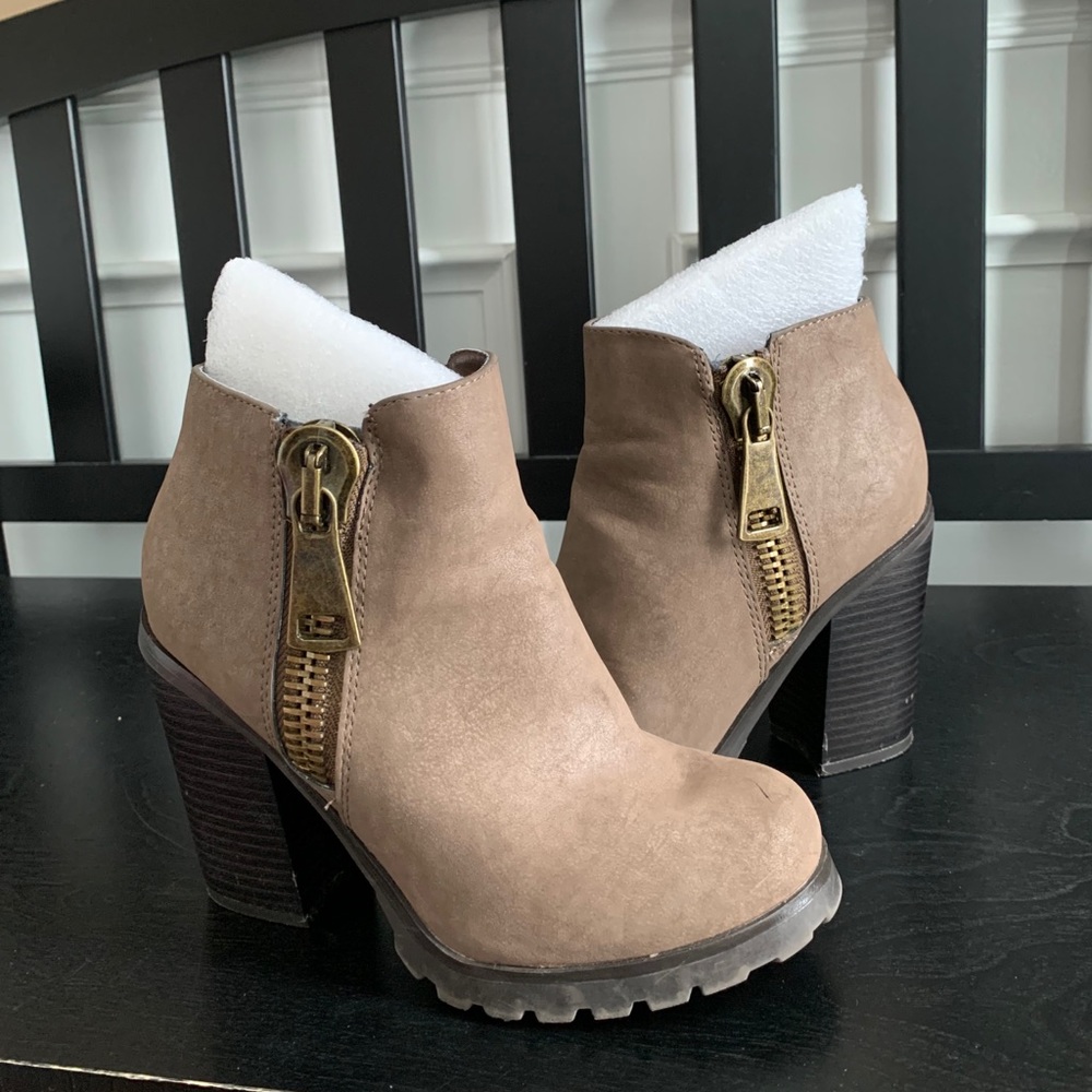 Soda side zipper boots
